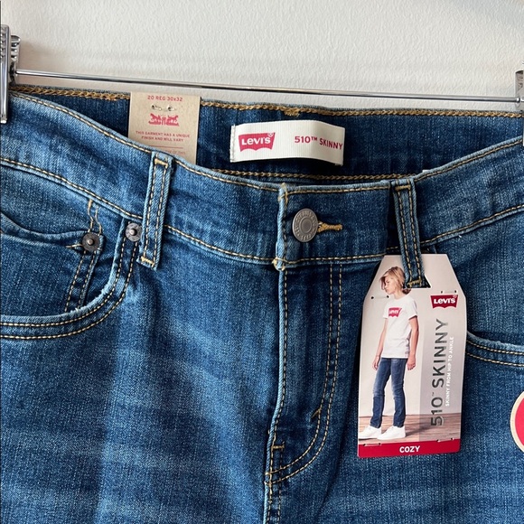 Levi's Boy’s Med Blue Wash Slim Jeans - Picture 2 of 6